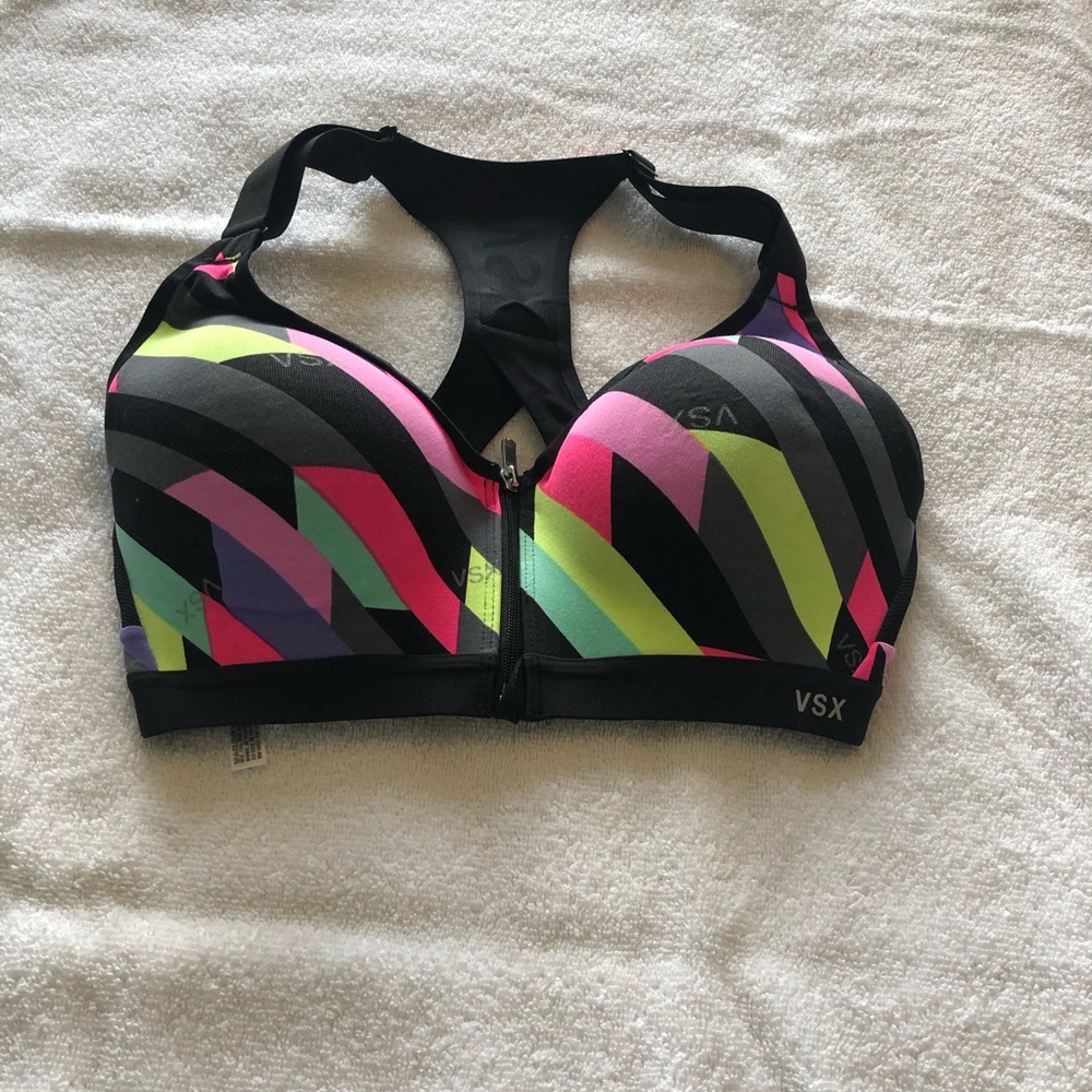 VS Sport 32D sports bra